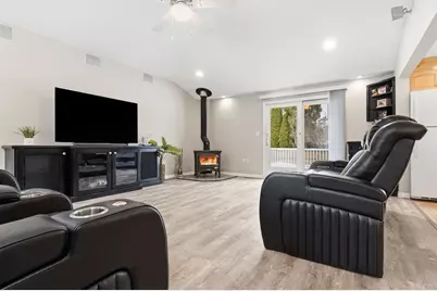 40 Glen Dr, Peabody, MA 01960 - Photo 9