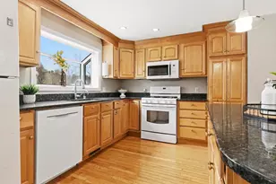 40 Glen Dr, Peabody, MA 01960 - Photo 3