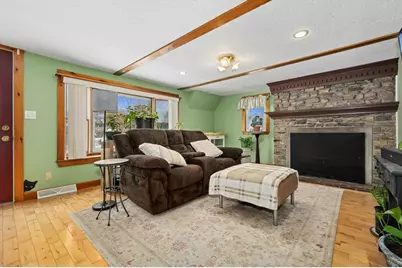 13 Harwood St, Oxford, MA 01540 - Photo 5