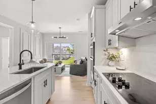 320 Martins Lndg, North Reading, MA 01864 - Photo 7