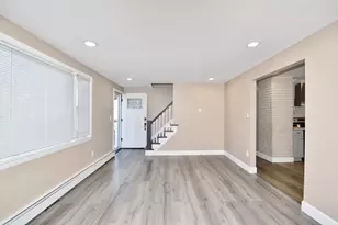 85 Orchard St, Chicopee, MA 01013 - Photo 11