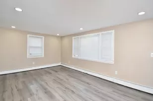 85 Orchard St, Chicopee, MA 01013 - Photo 9