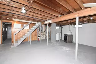 85 Orchard St, Chicopee, MA 01013 - Photo 27