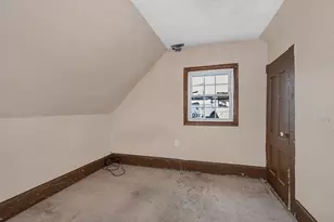 85 Kinsman St, Lowell, MA 01852 - Photo 9