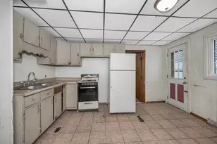 85 Kinsman St, Lowell, MA 01852 - Photo 5