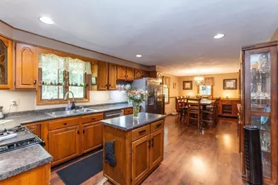 12 Ridgeway Ave, Billerica, MA 01821 - Photo 5