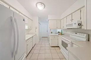 18 Royal Lake Dr, Braintree, MA 02184 - Photo 7