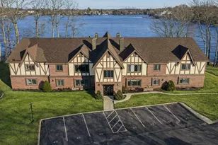 18 Royal Lake Dr, Braintree, MA 02184 - Photo 1