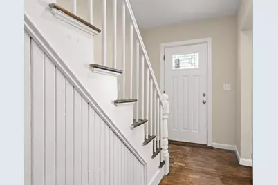 118 W 6th St, Lowell, MA 01850 - Photo 5