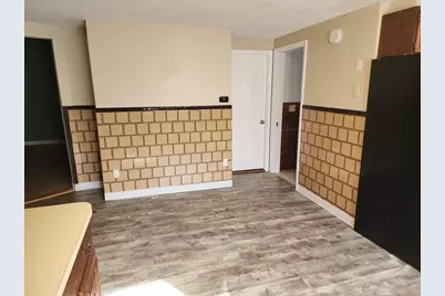 586 Franklin St #1, Worcester, MA 01604 - Photo 3