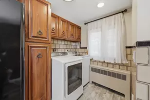 586 Franklin St, Worcester, MA 01604 - Photo 3