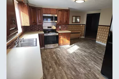 586 Franklin St #1, Worcester, MA 01604 - Photo 1