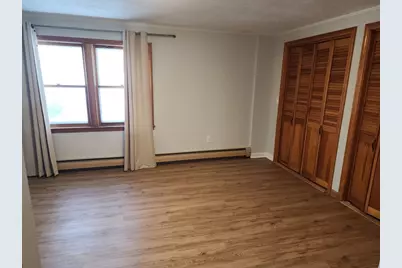 586 Franklin St #1, Worcester, MA 01604 - Photo 5