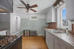 350 Homestead, Holyoke, MA 01040 - Photo 7