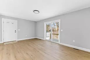 4 Riverside Ave, Taunton, MA 02780 - Photo 7