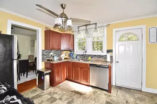 77 Dorset St, Springfield, MA 01108 - Photo 7