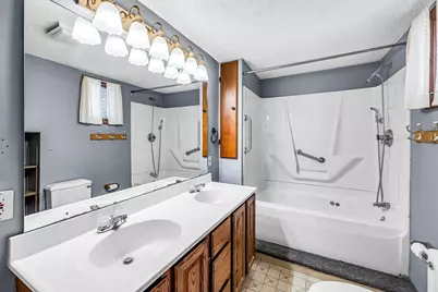 45 Hastings St, Chicopee, MA 01020 - Photo 23