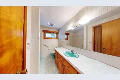 29 Lincoln St, Agawam, MA 01030 - Photo 17