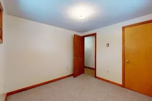 29 Lincoln St, Agawam, MA 01030 - Photo 17