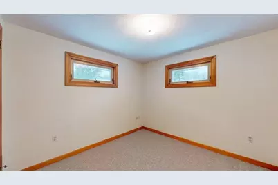 29 Lincoln St, Agawam, MA 01030 - Photo 13