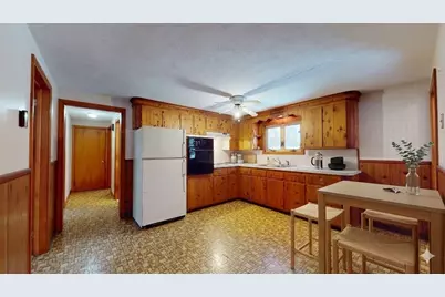 29 Lincoln St, Agawam, MA 01030 - Photo 5