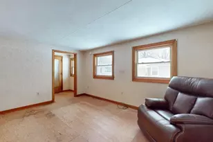 29 Lincoln St, Agawam, MA 01030 - Photo 3