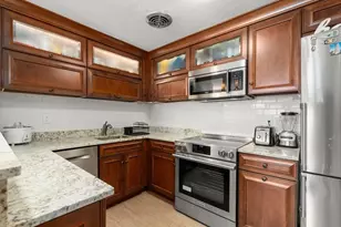 31 Warren St, Waltham, MA 02453 - Photo 1