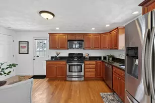 12 Chester St, North Reading, MA 01864 - Photo 5