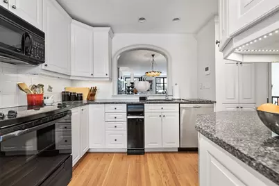 126 Commonwealth Avenue #PH, Boston, MA 02116 - Photo 11