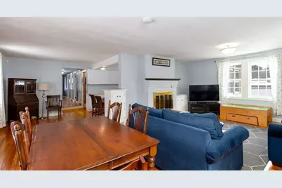 1391 Pond St, Franklin, MA 02038 - Photo 9