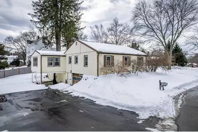 1391 Pond St, Franklin, MA 02038 - Photo 27