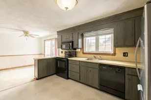 19 Greenview Dr, Plymouth, MA 02360 - Photo 3