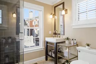 102 Pleasant St, Newburyport, MA 01950 - Photo 27