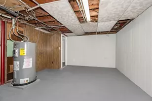 42 Wheeler St, Leominster, MA 01453 - Photo 35