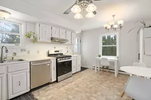 32 Goddard Memorial Dr, Worcester, MA 01603 - Photo 9