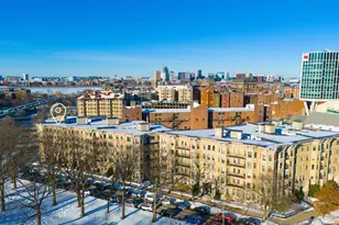 52 Charlesgate E, Boston, MA 02215 - Photo 13