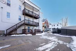 129 S Elm St, Haverhill, MA 01835 - Photo 5