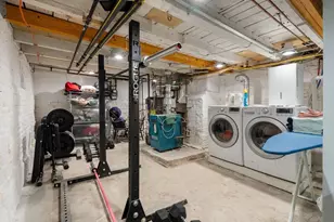 25 Monmouth St, Boston, MA 02128 - Photo 11