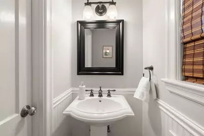 569 Chestnut St, Needham, MA 02492 - Photo 13