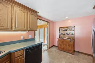 46 Hadley St, Springfield, MA 01118 - Photo 15