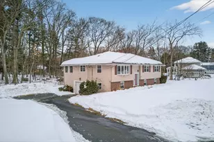11 Rennie Dr, Andover, MA 01810 - Photo 3