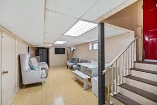 8 Hillview Ave, Boston, MA 02131 - Photo 25