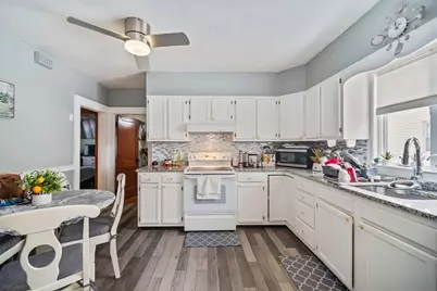 8 Hillview Ave, Boston, MA 02131 - Photo 19