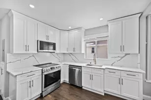 8 Hillview Ave, Boston, MA 02131 - Photo 5