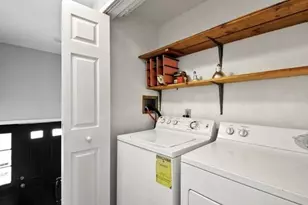 25 Carver St, Worcester, MA 01604 - Photo 15