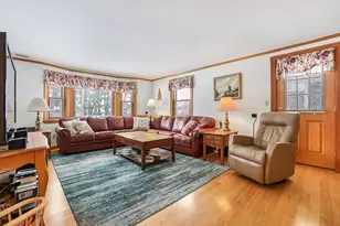 12 Curve St, Waltham, MA 02452 - Photo 7