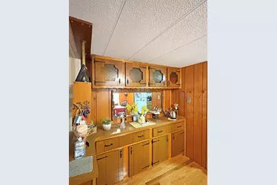 9 King Dr, Wareham, MA 02576 - Photo 5