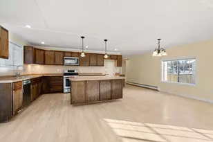 27 Stillman St, Framingham, MA 01702 - Photo 5