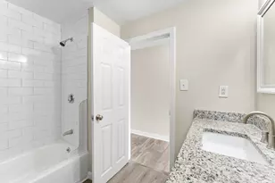 35 Colonel Bell Dr, Brockton, MA 02301 - Photo 9