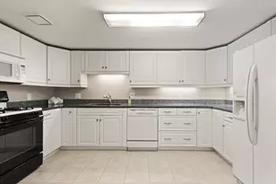 380 Place Ln, Woburn, MA 01801 - Photo 9